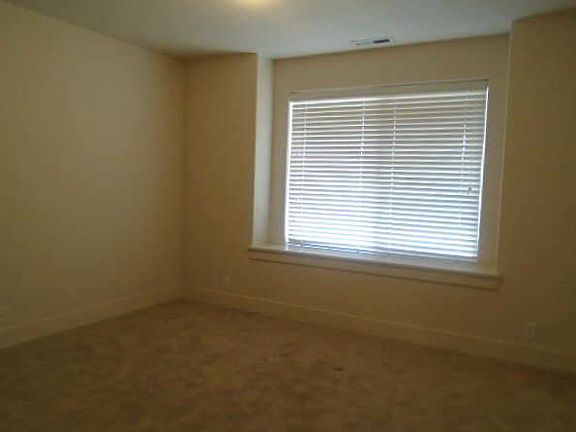 2nd bedroom - upper level