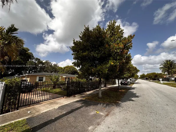 3250 NW 174th St, Miami Gardens, FL 33056