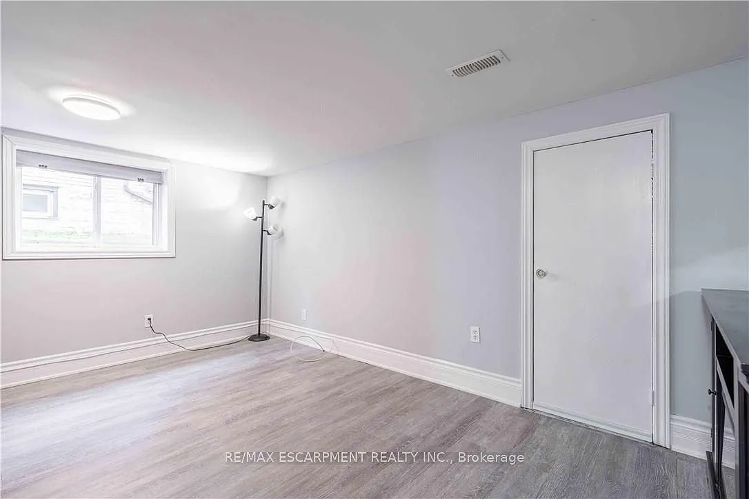 1 bed, $1,800 — Photo 2