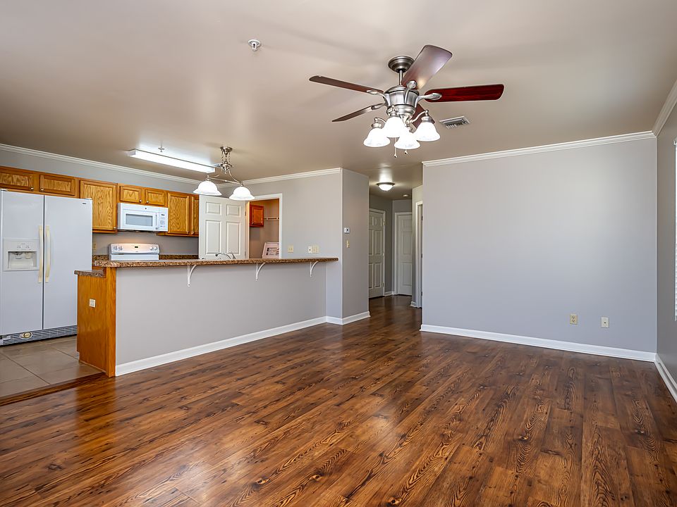 Kitchen/Living Area