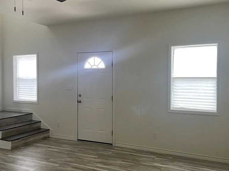 2556 Fox Pl — Photo 3