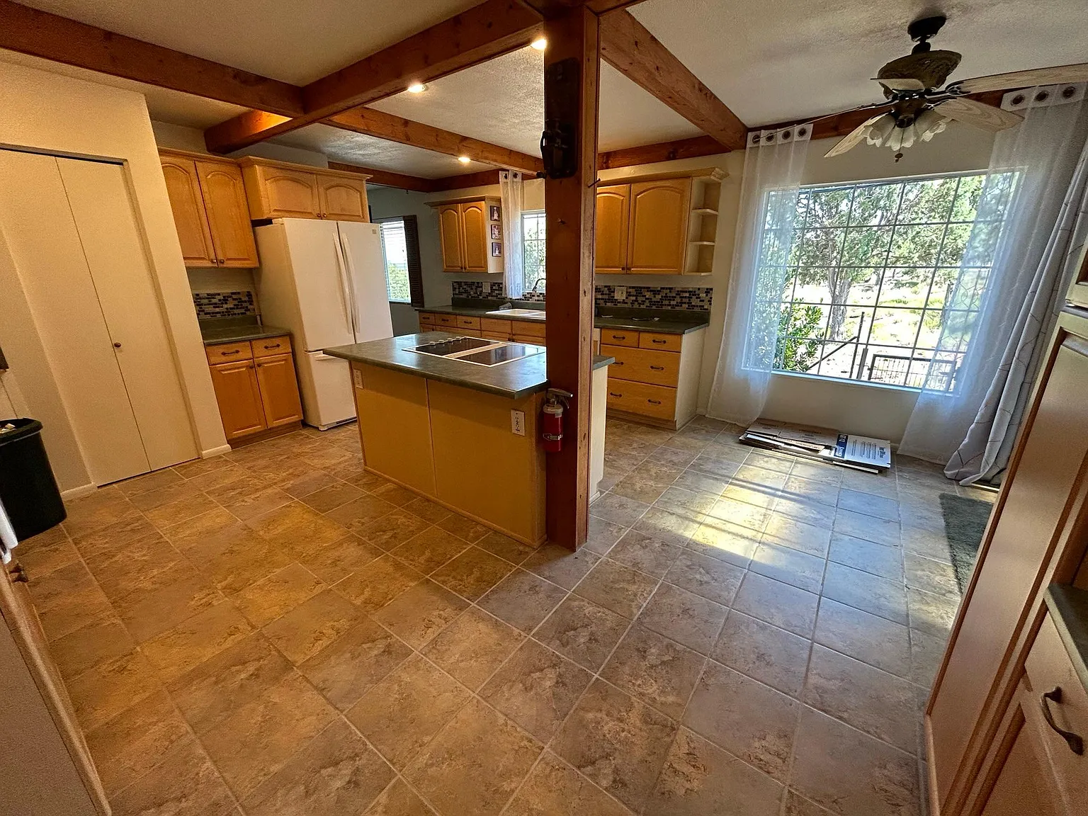 3 bed, 1844 sqft, $2,100 — Photo 4