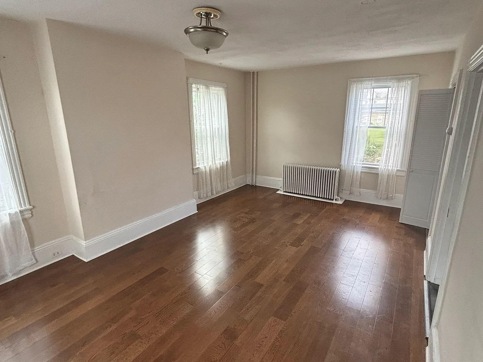 2 bed, 1000 sqft, $1,500 — Photo 3