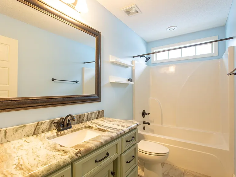 3930 Glen Laurel Dr S — Photo 9