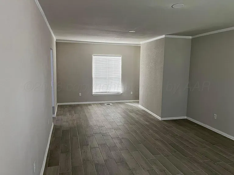 3101 S Van Buren St — Photo 8