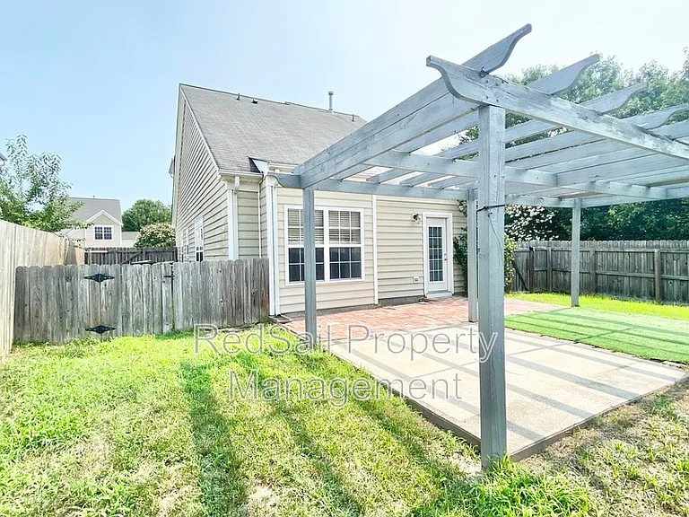 405 Holmes Blvd — Photo 22