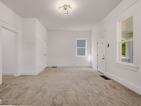 4th image of 1121 Lafayette Ave