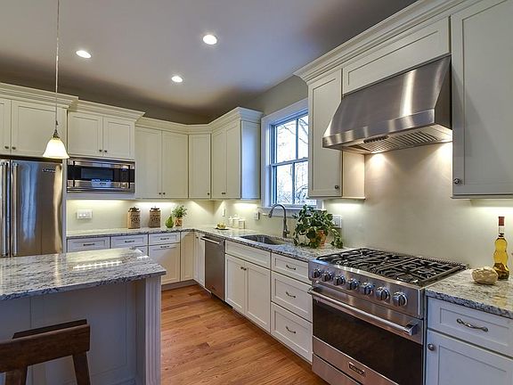 4th image of 115 Park St #117