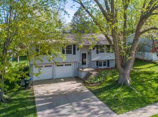 2922 Sweet Briar Ave, Iowa City, IA 52245
