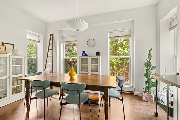 Sold by Compass | media 14