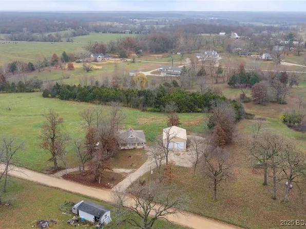 20 Bitter Hill Rd, Eldon, MO 65026