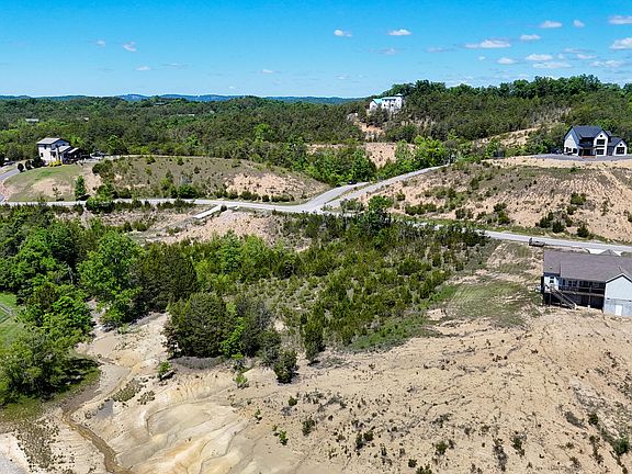 5th image of 2 Emerald Pointe Blvd