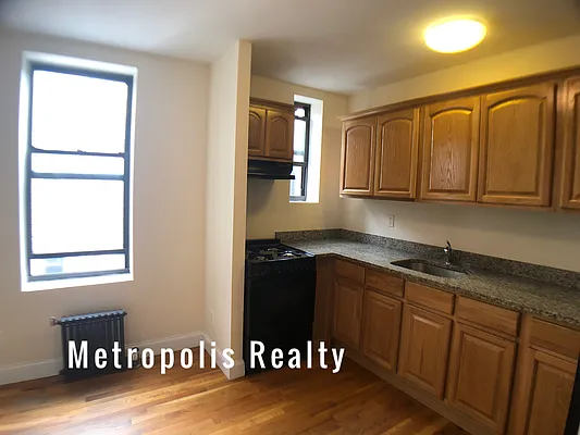 Rented by Metropolis International Realty Inc. | media 8