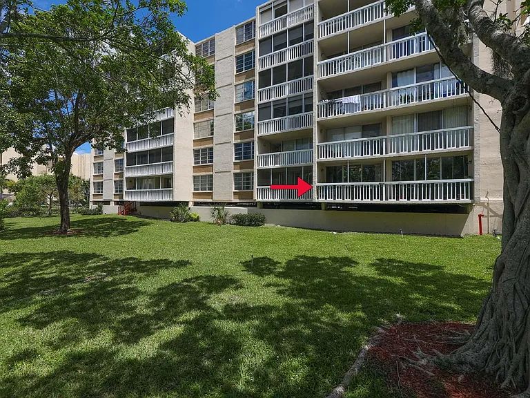 7081 Environ Blvd #143 — Photo 34