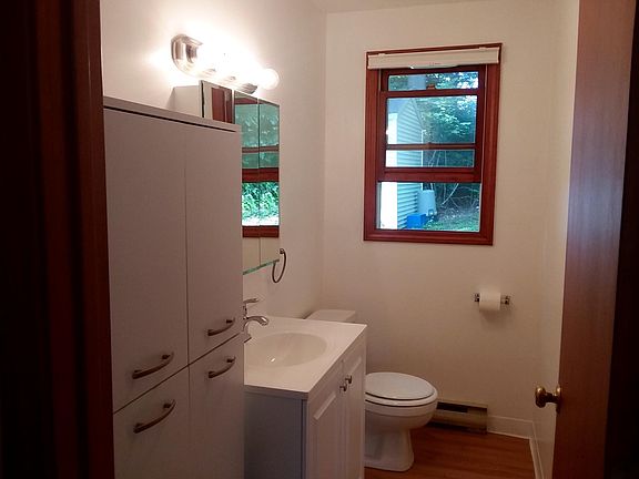 1st Floor Bathroom