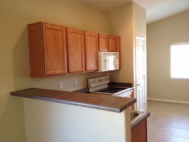2nd image of 2629 E Pecan Rd