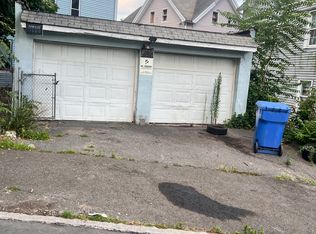 31 W Farm St, Waterbury, CT 06704