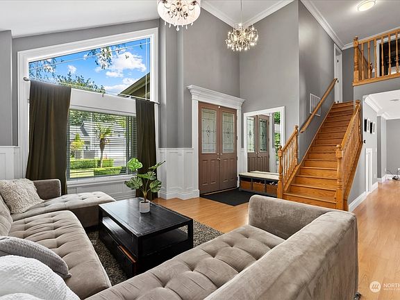 4th image of 3601 Olympic Street SE