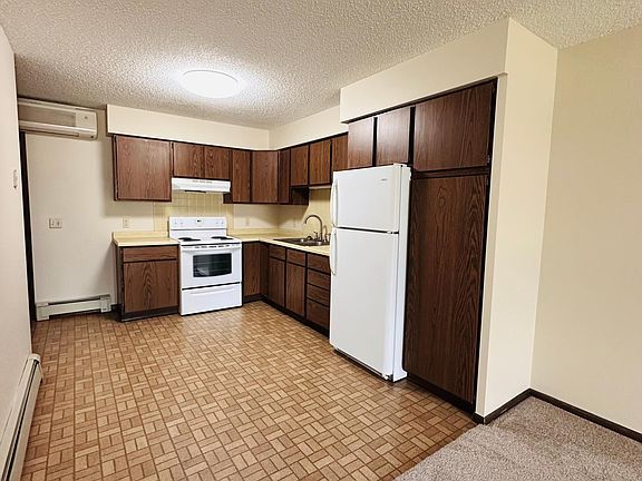 4th image of 330 Jefferson Ave