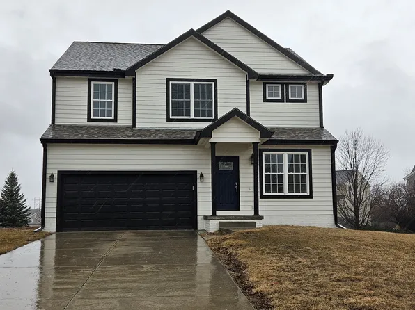 2402 Crystal Dr, Papillion, NE 68046