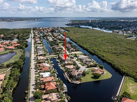 5th image of 6811 Danah Ct