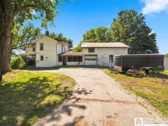 3rd image of 7474 E Main Rd