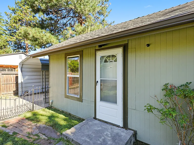 510 NE Quimby Ave #1 — Photo 19
