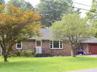435 Cottontail Ln, East Stroudsburg, PA