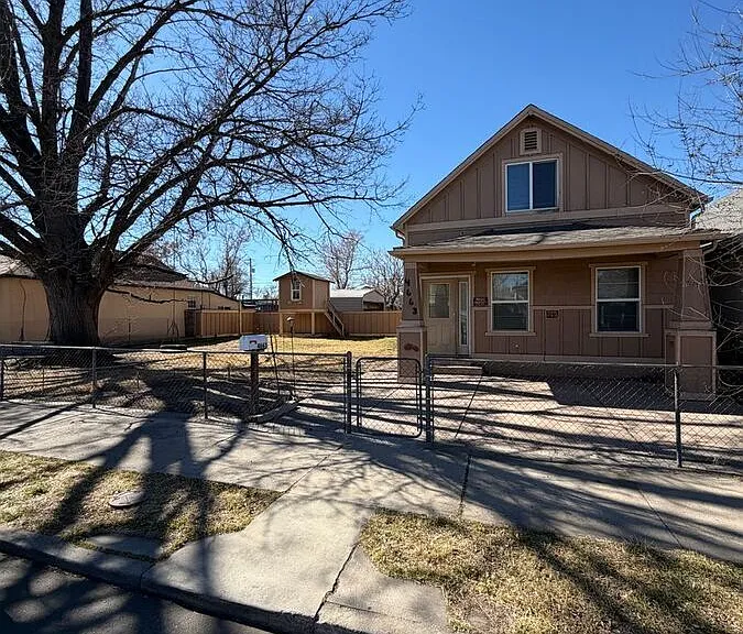 4663 N Logan St — Photo 1