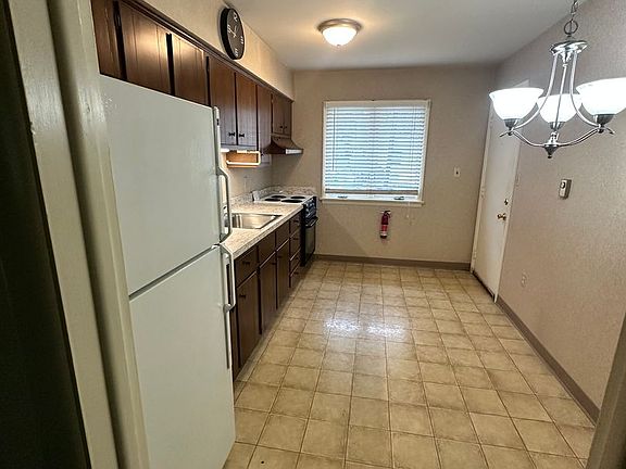 4th image of 5051 Lancaster St APT 4