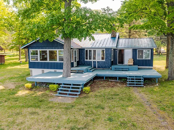 5457 Lakeview Dr, Spruce, MI 48762