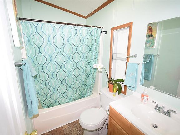 3rd image of 2861 Carswell St