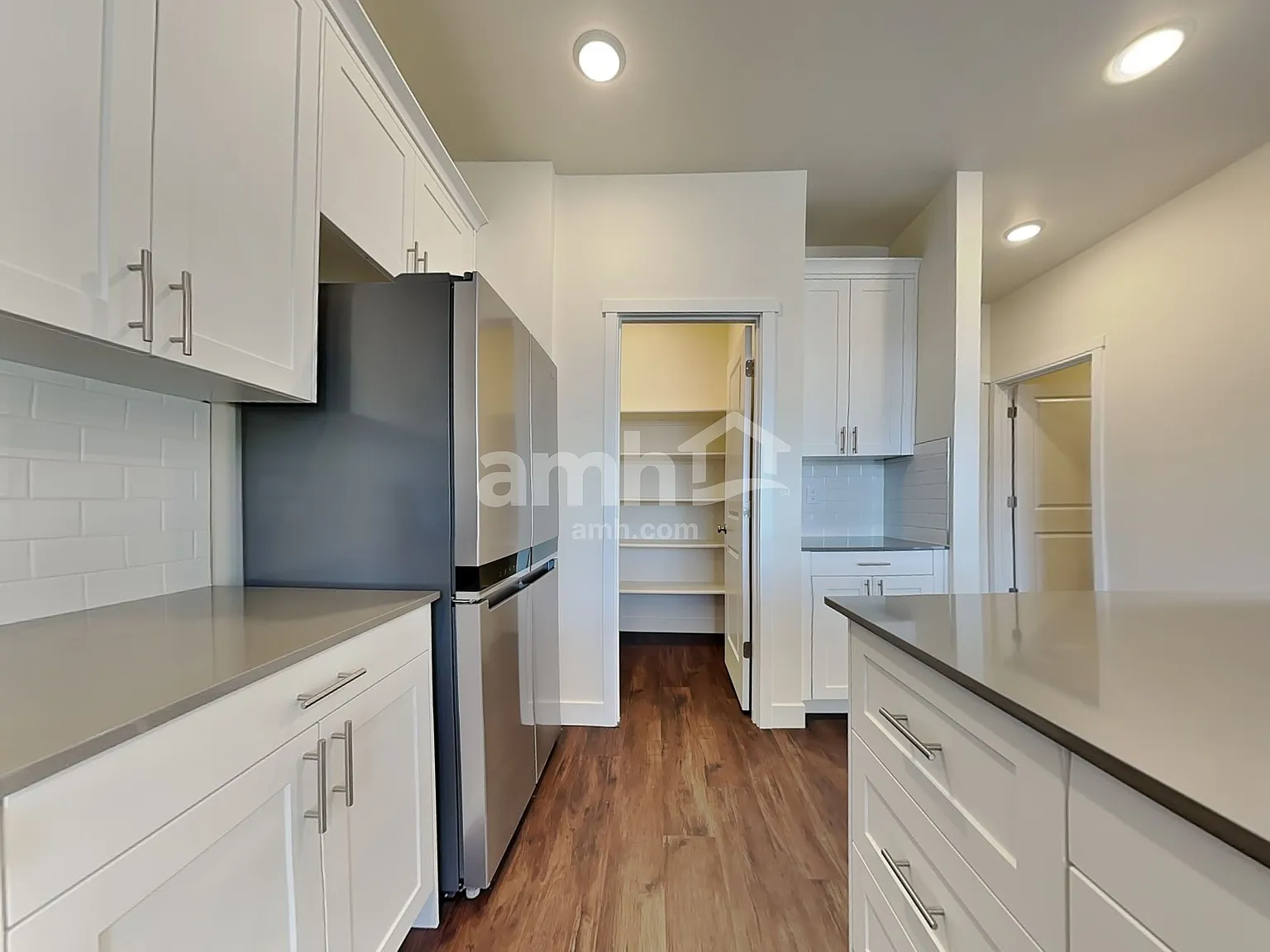 5 bed, 3.0 bath, 2434 sqft, $3,315 — Photo 4
