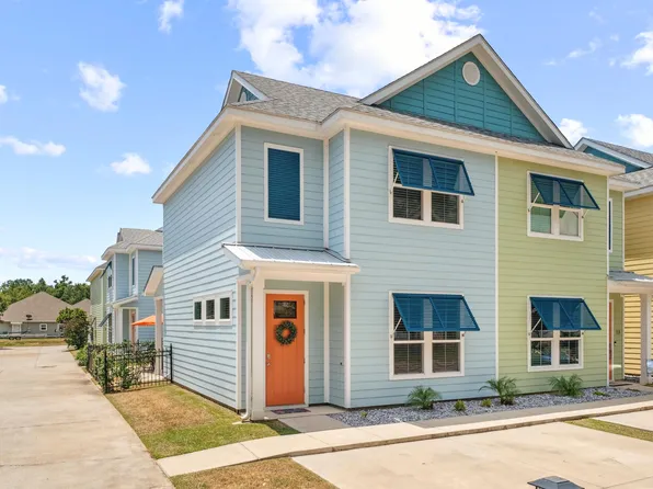 216 Carre Ct Unit 19, Bay Saint Louis, MS 39520