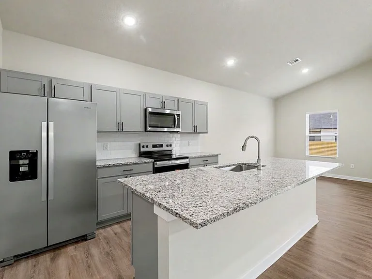 9511 E Hurst St — Photo 2