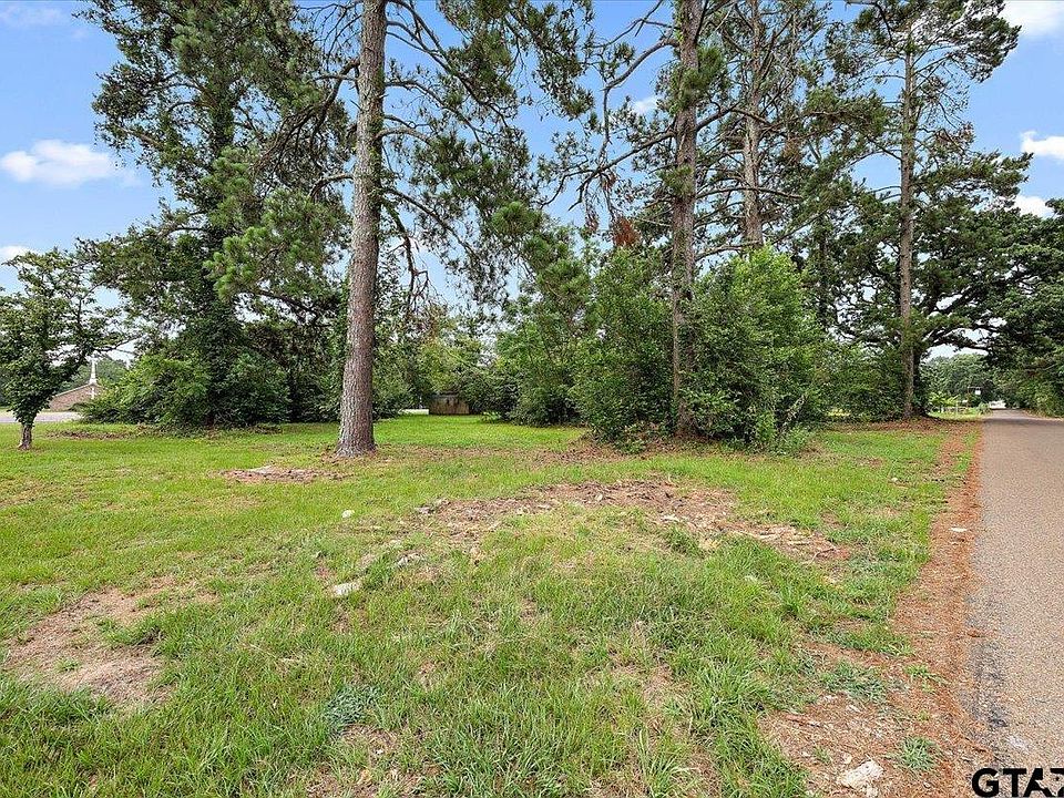 1st image of N Dickinson Dr