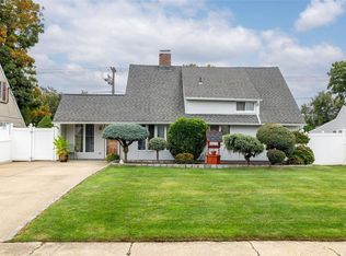 141 Blacksmith Rd E, Levittown, NY 11756