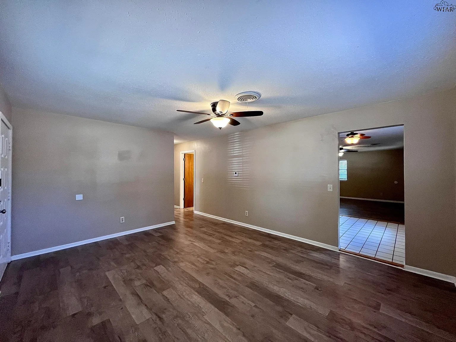 3 bed, 1.5 bath, 1360 sqft, $1,600 — Photo 4