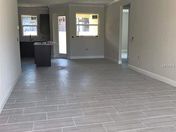 2nd image of 825 Sorrento Pl #2