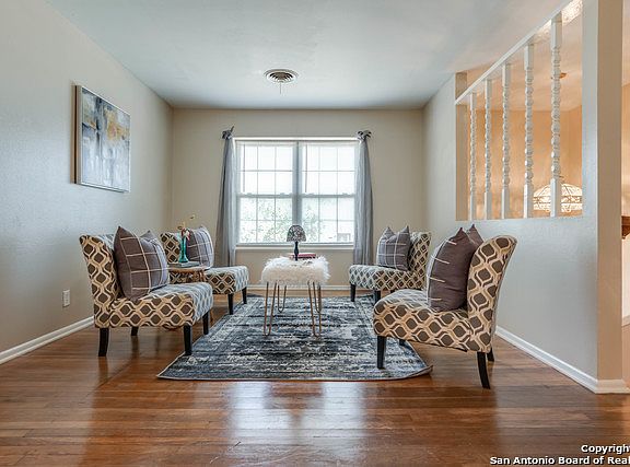 4th image of 3814 E Palfrey St
