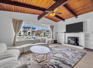 7750 15th Ave, Burnaby, BC V3N 1W5