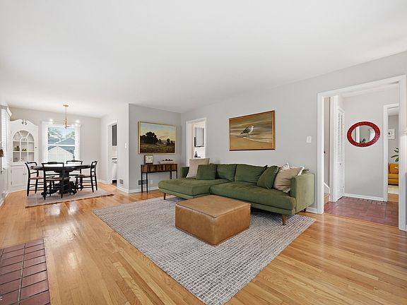3rd image of 2521 E 57th St