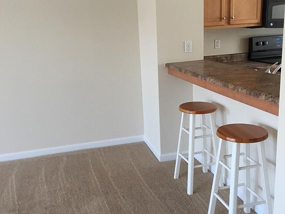Dining area and bar area