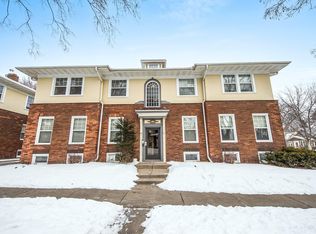 900 W 44th St APT 3, Minneapolis, MN 55409