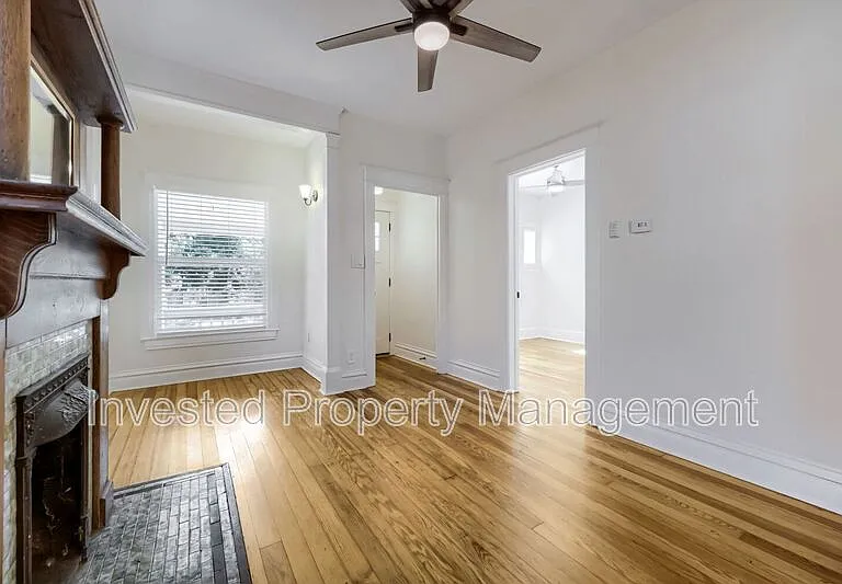 3007 N Hooker St — Photo 5