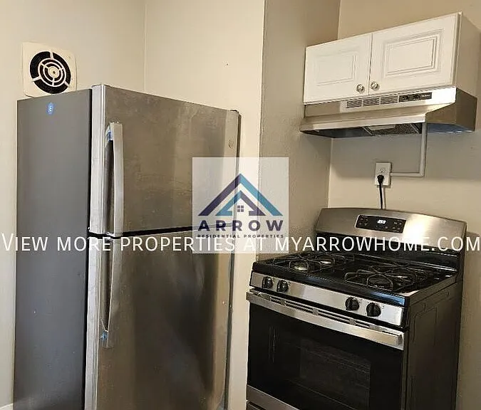10116 Cloverdale Dr — Photo 2