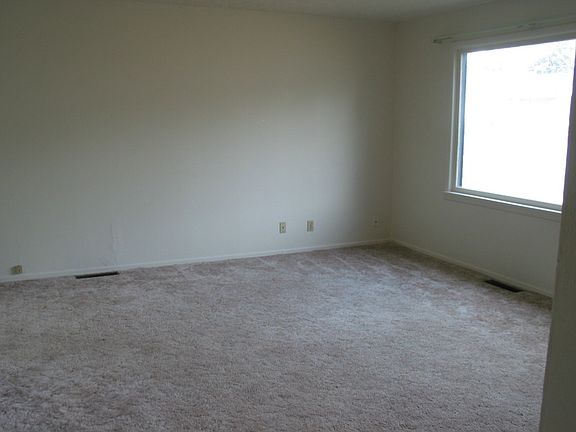2nd image of 5925 N Forest Blvd