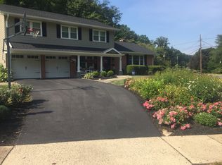 8205 Excalibur Ct, Annandale, VA 22003