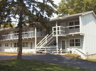 800 S 4th St APT 1, Stoughton, WI 53589