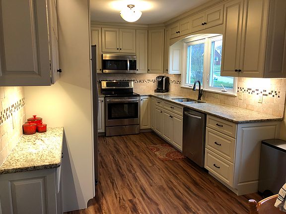eat in kitchen